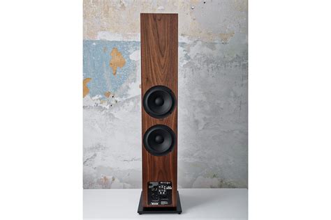 Buchardt A700 — беспроводные активные колонки в закрытом корпусе