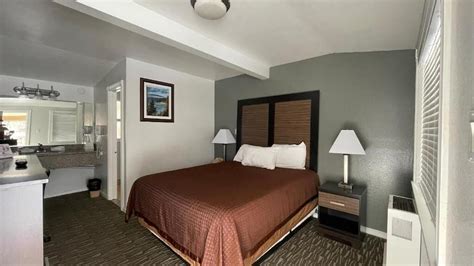 Beverly Lodge C$ 76 (C̶$̶ ̶2̶6̶7̶). South Lake Tahoe Hotel Deals ...