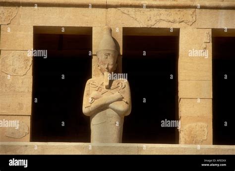 Statua Della Regina Hatshepsut Immagini E Fotografie Stock Ad Alta