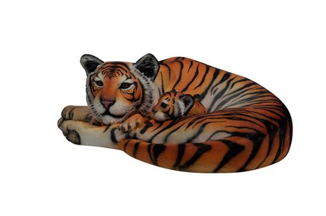 Life-size Tigress With Cub - Event Décor And Prop Rental