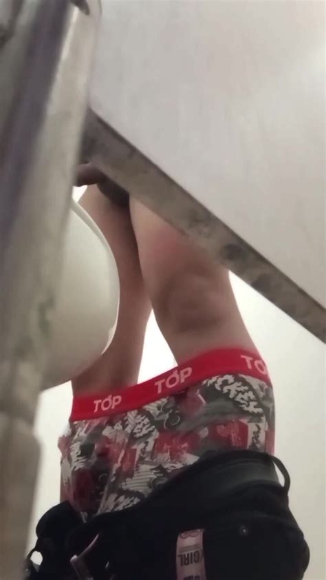 The Guy Wipes His Ass ThisVid