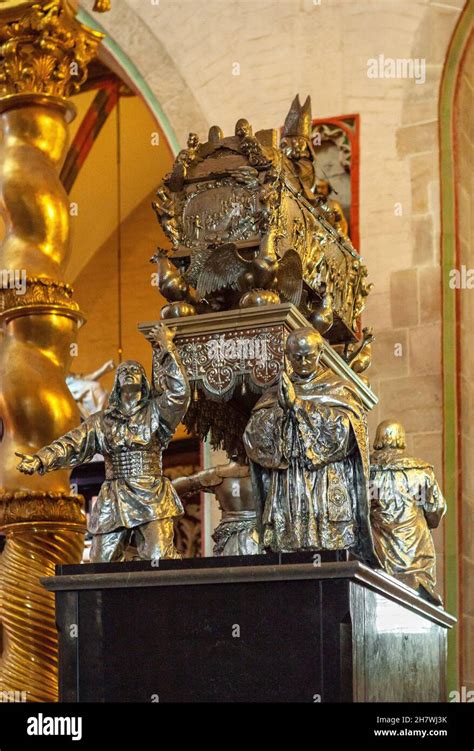 Gniezno Poland July Gniezno Cathedral Interior With