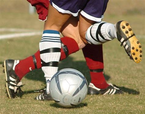 soccer legs | Soccer, Soccer players, Soccer ball