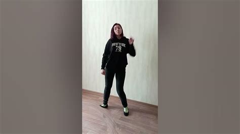 Танцевальные движения руками танцуй круче на дискотеке девушка и танцы ...