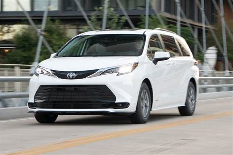 Used 2022 Toyota Sienna Consumer Reviews - 28 Car Reviews | Edmunds