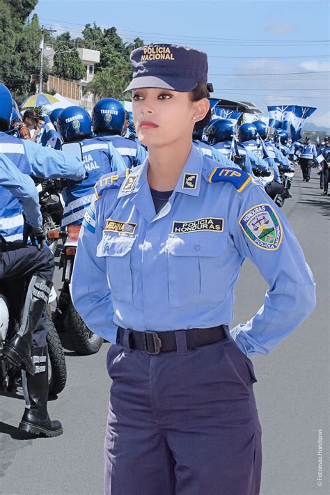 Polic A De Honduras Imagen De Un Policia Polic A Uniformes De La