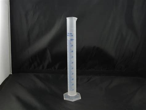 Lot8 Graduated Cylinder Plastic 100ml Hex Base Blueandwhite Scale