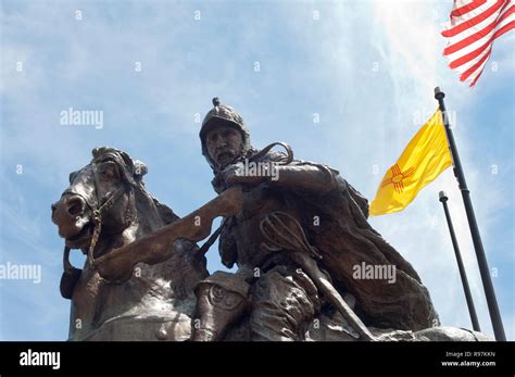 Onate statue hi-res stock photography and images - Alamy