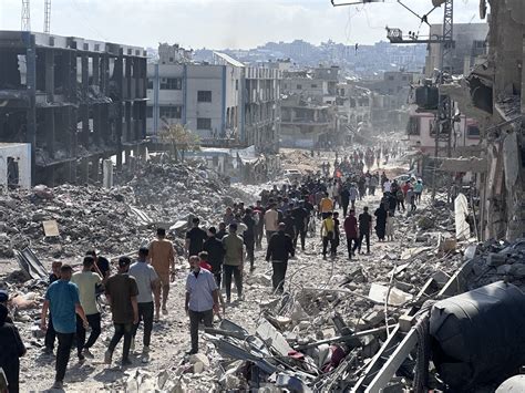 Attacco Di Israele A Jabalia Si Cercano I Corpi Tra Le Macerie Delle