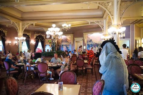 Petit D Jeuner Avec Personnages Disney Disneyland Paris