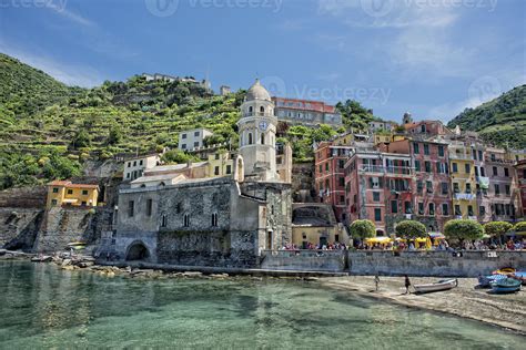 Vernazza cinque terre houses 12212140 Stock Photo at Vecteezy