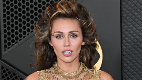 Miley Cyrus Dressed Like A Half Naked Gladiator At The Grammys Is My Roman Empire Glamour