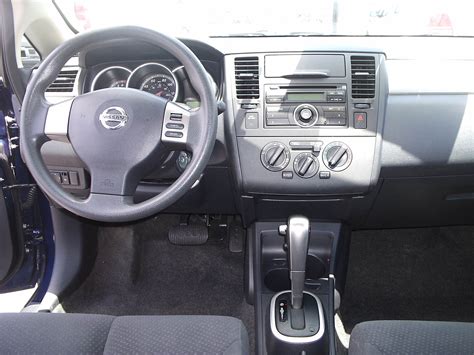 2010 Nissan versa interior dimensions