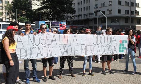 Fotos Estudantes Protestam Pela Educação Pública Em Campinas Jornal