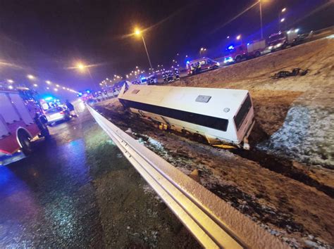 Wypadek Ukrai Skiego Autokaru Na A Pod Jaros Awiem Na Podkarpaciu