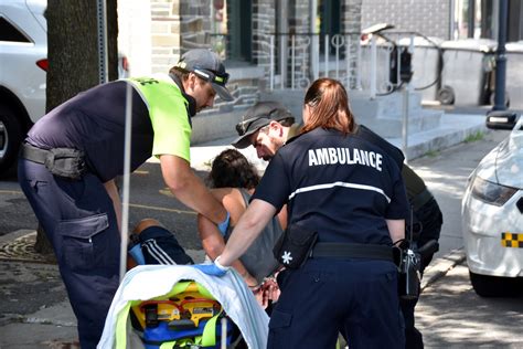 Mois De Prison Pour Une Agression Larme Blanche Sur La Rue Saint