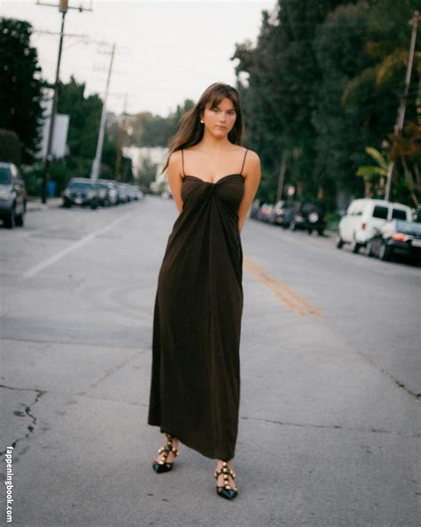 Chloe East Nude OnlyFans Leaks Fappening FappeningBook