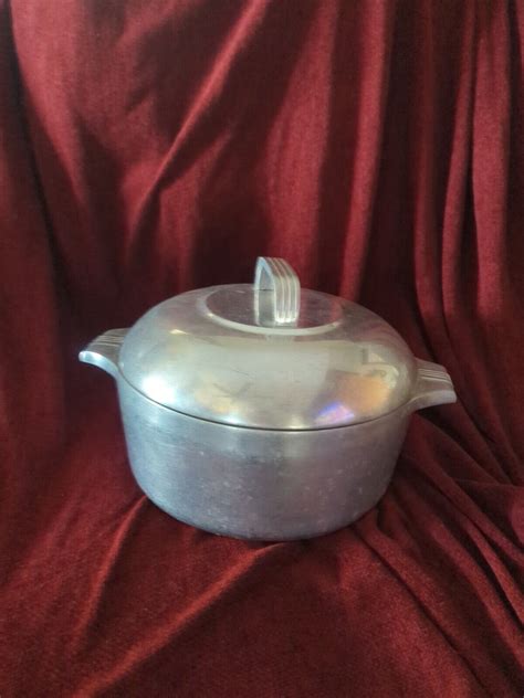 Vintage Wagner Ware Sydney O Magnalite 4248 M 5qt Aluminum Dutch Oven