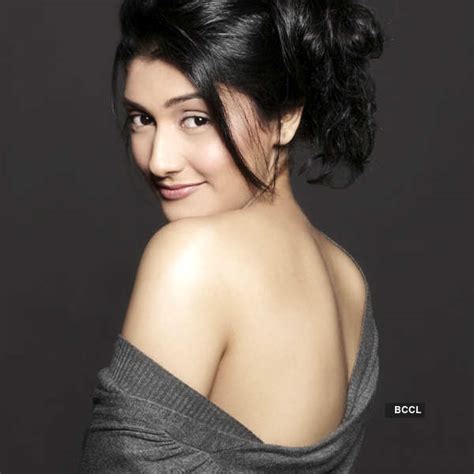 10 Hot Sexy Ragini Khanna Bikini Pics