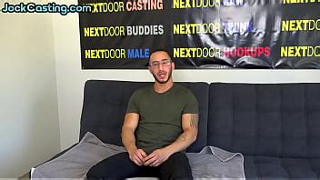 Músculo gay con una buena polla ama masturbarse solo XVIDEOS