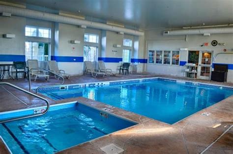 BRIDGEPOINTE INN & SUITES - Prices & Hotel Reviews (Northwood, Ohio)