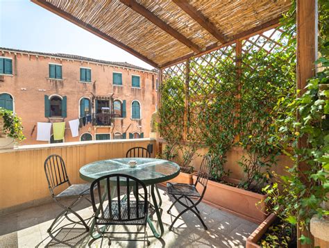 3 Bedroom Piano Nobile Apartment For Sale In Venice Venice Sotheby S