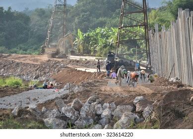 River Dam Construction Stock Photo 323614220 | Shutterstock