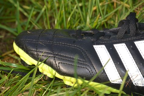 картинки : рука, трава, лужайка, Зеленый, футбол, Покрышка, Adidas ...