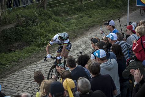 Peter Sagan Looks Back After His Crash In The Tour Of Flanders 2017