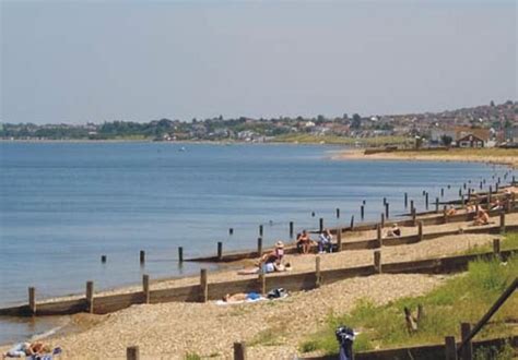 Los Lugare Os Enojados Exigen La Acci N Despu S De Su Hermosa Playa Hombres Desnudos Gay En