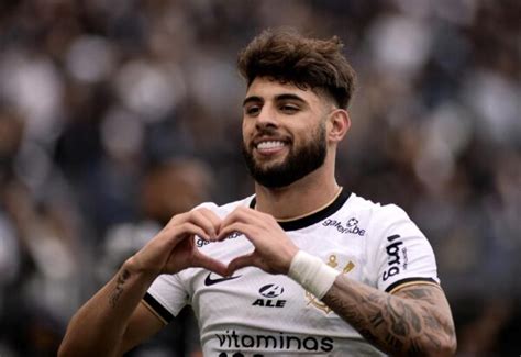 Corinthians encaminha futuro de Yuri Alberto após ofertas para ser