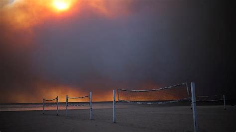 Los Angeles Wildfires Devour Thousands Of Homes Death Toll Rises To 10