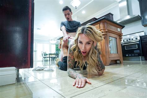 Sarah Jessie Pervmom Amber Angel And Sarah Jessie Porn Pic