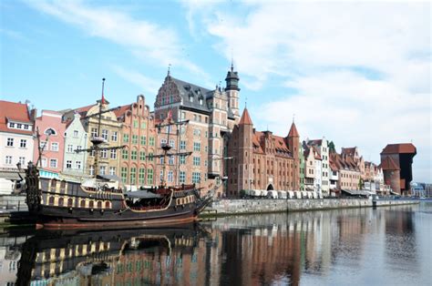 Gdansk Pristani Ko Mesto Ob Baltiku Potnik Si