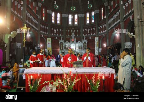 Lahore Pakistan Th Apr Pakistani Christians Attend A Palm