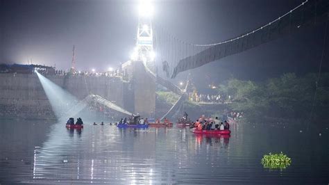 Jembatan Ambruk Di India Memakan Korban Orang