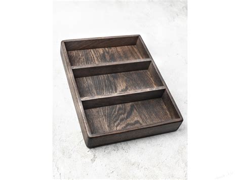 Лоток для столовых приборов с тремя отделениями из дуба купить в ...