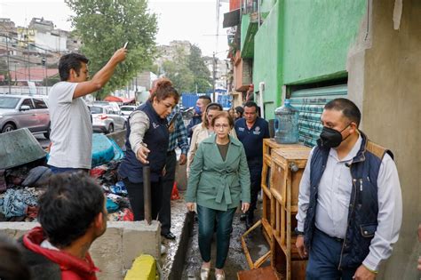 VISITA ALCALDESA DE NAUCALPAN A FAMILIAS AFECTADAS POR LLUVIAS Atisbos