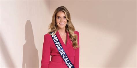 Iris Mittenaere En Blonde Les Internautes Pointent La Ressemblance