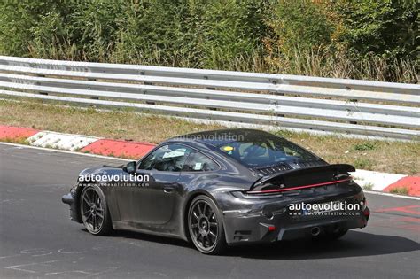 Porsche 911 Gts Facelift Spied On The Nurburgring In Hybrid Version Autoevolution