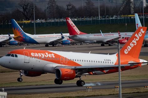 Easyjet Flight Forced To Make Emergency Landing At Glasgow Airport