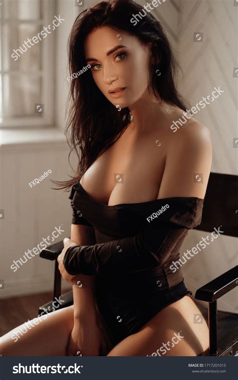 Beautiful Sexy Brunette Woman Posing On Foto Stock 1717201015 Shutterstock