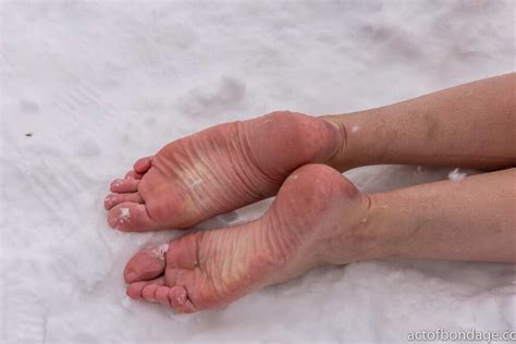 Bondage Girls Greta Bondage In Snow Porn Pic