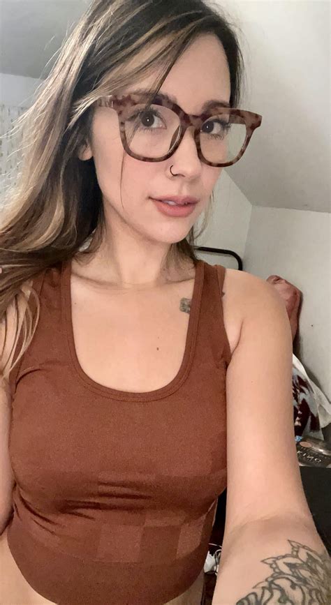 🤓 F31 R Selfie