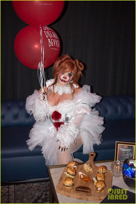 Demi Lovato Hosts Her Th Annual Halloween Party As Pennywise Photo