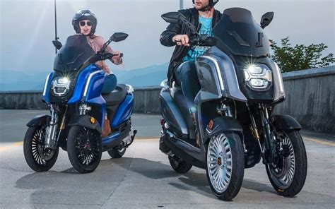 El scooter eléctrico de tres ruedas existe y está disponible en España