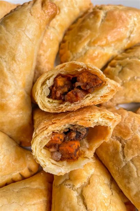 50 Best Empanada Recipes and Filling Ideas - Parade: Entertainment ...