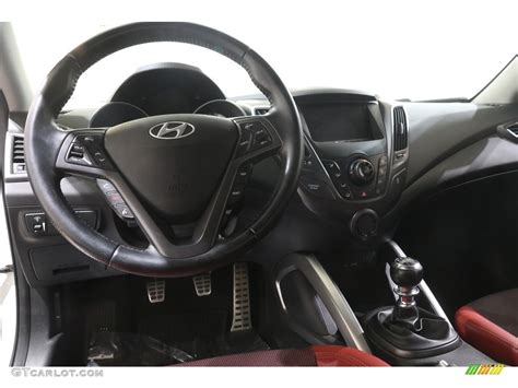 2015 Hyundai Veloster Turbo R-Spec Dashboard Photos | GTCarLot.com