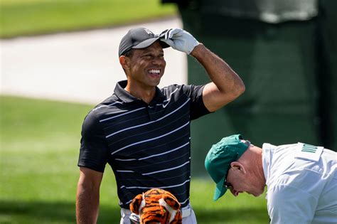 At the Masters, Tiger Woods Begins to Show Acceptance - The New York Times