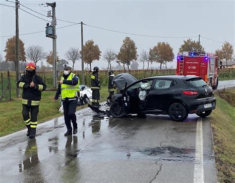 Schianto Fra Auto A Stiolo Due Persone In Ospedale